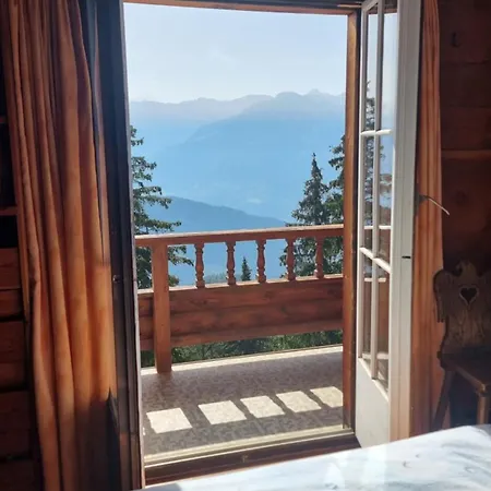 Vue 180 - Au Pied Des Pistes - Typique Et Alpin