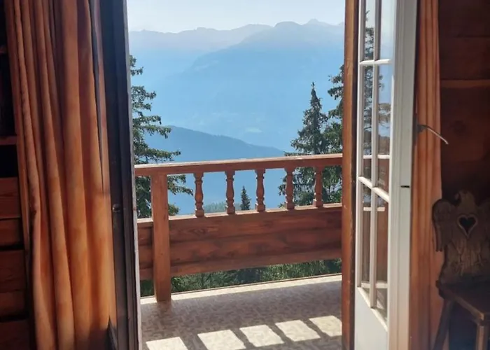Vue 180 - Au Pied Des Pistes - Typique Et Alpin